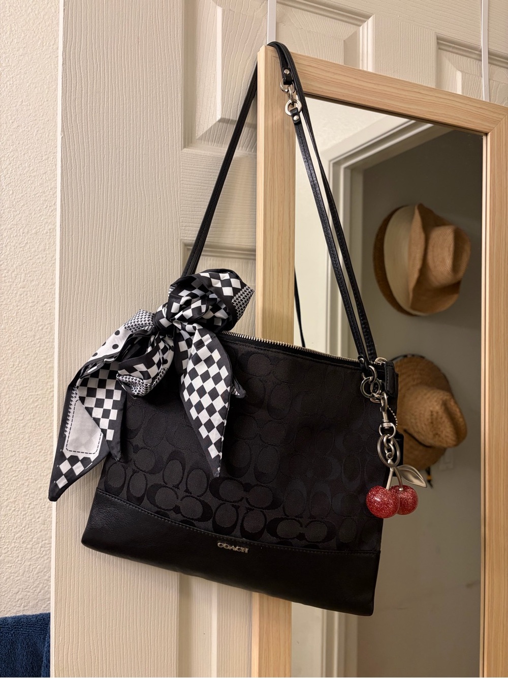 Coach 🖤 Vintage Y2K Black Signature Jacquard Shoulder Bag with Scarf and charm